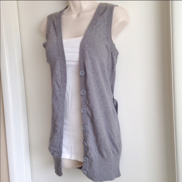 Sleeveless Cardigan - Picture 2 of 2